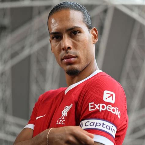 Liverpool: Virgil van Dijk announced as new club captain - BBC Sport