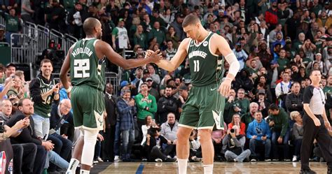 Bucks Rumors: Khris Middleton, Brook Lopez Expected to Stay amid ...