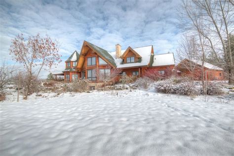 This Just Might Be The Ultimate Idaho Log Cabin (PHOTOS)