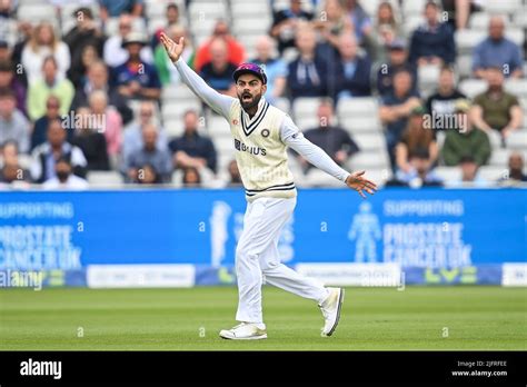 Virat Kohli of India appeals to the umpire Stock Photo - Alamy