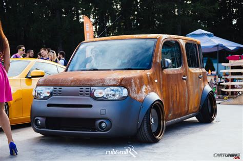 Low Nissan Cube