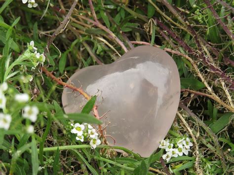 Rose Quartz Heart – In Tune Crystals