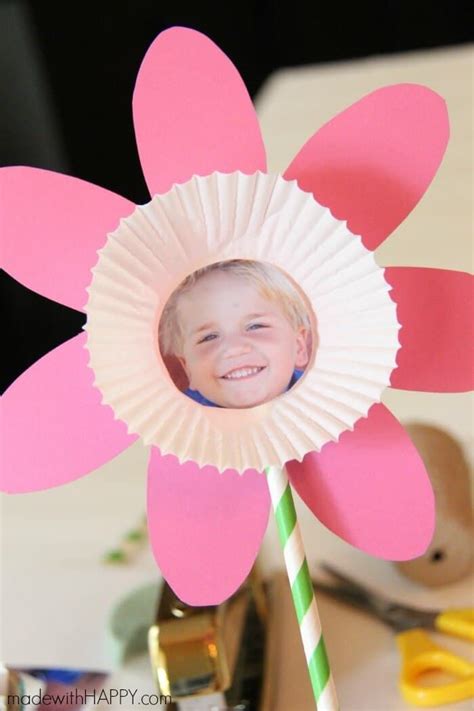 Picture Flower Kids Craft + Free Printable Flower | Kids crafts free ...