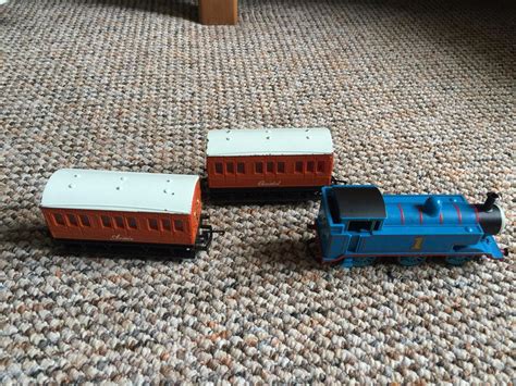 Hornby OO Gauge Thomas the Tank Engine + Annie and Clarabel | #1778055456