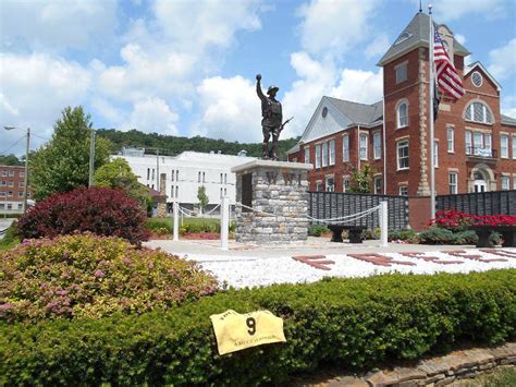 Morehead, Kentucky Viquesney Doughboy Statue - The E. M. Viquesney Doughboy Database