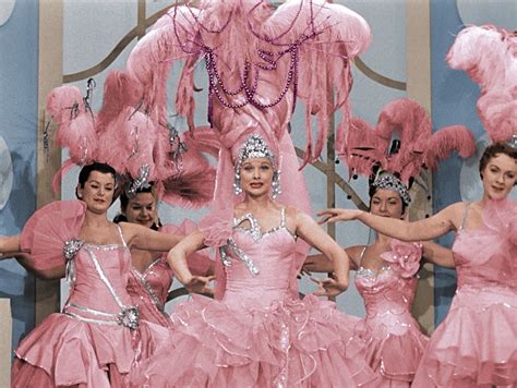 Lucille Ball in an "I Love Lucy" episode. | I love lucy show, I love lucy, Love lucy