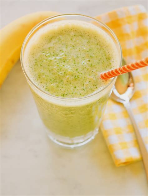 Best Green Smoothie Recipe - Savvy Apron