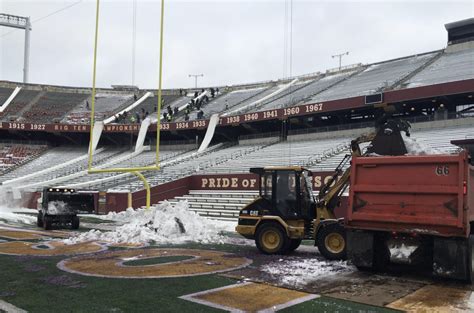 Snow shovelers still needed to clear TCF Bank Stadium - Bring Me The News