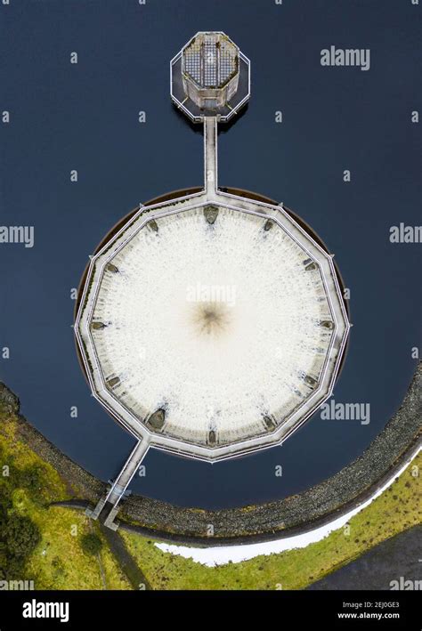 Siphon spillway hi-res stock photography and images - Alamy