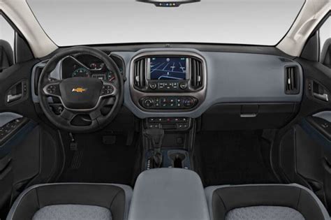 2019 Chevrolet Colorado Pictures: Dashboard | U.S. News