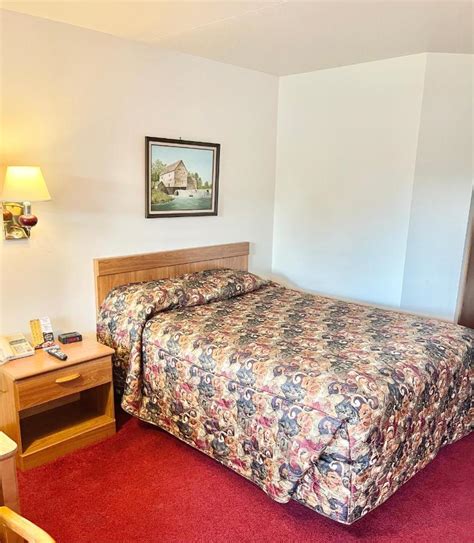 Hotel near Ludington Waterfront Park | Ludington Michigan Motel