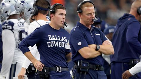 Cowboys' Kellen Moore Interviews for Eagles HC Job: Report