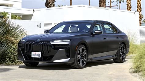 2023 BMW 7 Series and i7 First Drive Review: The Technophile's Luxury ...