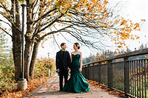 Intimate Autumn Salish Lodge Wedding | Amy Galbraith Blog