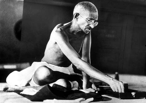 Biography of Mohandas Gandhi, Indian Freedom Leader