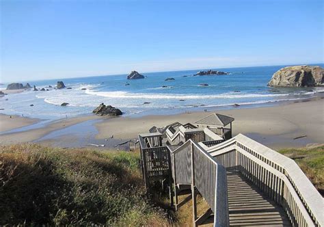 Coos Bay Travel Guide | Oregon beaches, Beach town