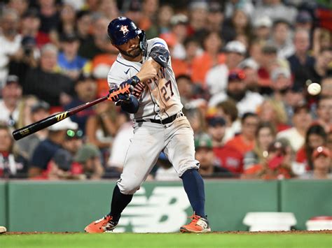 Watch: Jose Altuve adds thrilling cycle to August of milestones