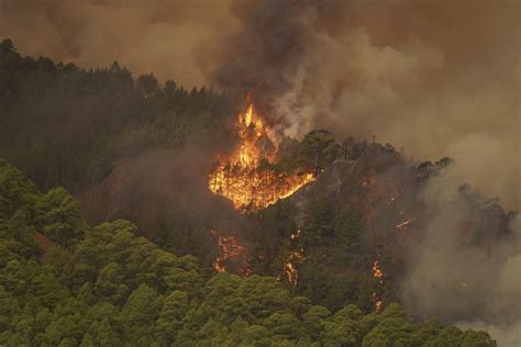 Plagued with drought and high temps, wildfire scorches acres of ...