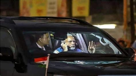 pm narendra modi new car mercedes-maybach-s650 withstand blast bullets