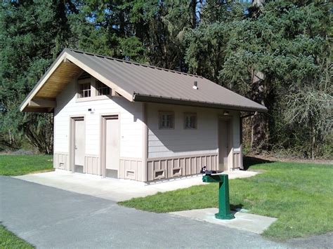 File:Noble Woods Park restroom - Hillsboro, Oregon.jpg - Wikimedia Commons