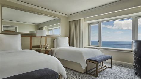 Chicago Hotel Room with Lake View | Four Seasons Hotel Chicago