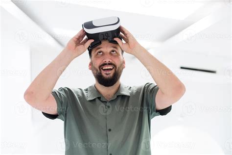 Man with VR headset 10400677 Stock Photo at Vecteezy