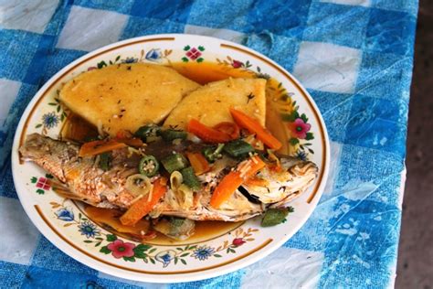 Jamaican Food Savvy: Jamaican Favourite : Steam Fish and Bammy