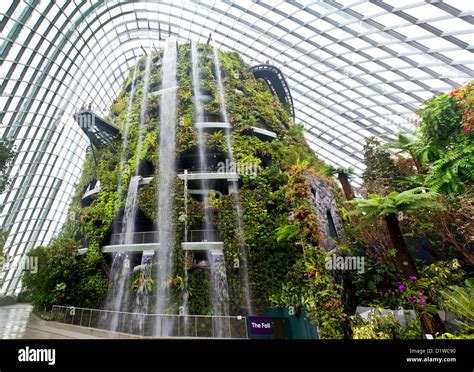 Singapore, Marina Bay, Gardens by the Bay, Cloud Forest Dome Stock Photo - Alamy