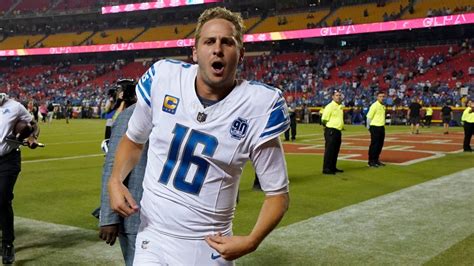 Lions QB surpasses Patriots passing record set by Tom Brady - masslive.com