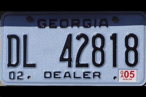 Eli5: Why do car dealers have their license plate say dealer? Is it required? : r/explainlikeimfive