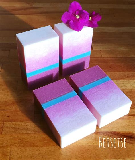 Ombre soap cp Homemade Soap Recipes, Homemade Bath Products, Decorative Soaps, Soap Making ...