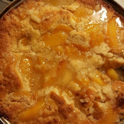 Classic Bisquick Peach Cobbler | worldofcooking.net