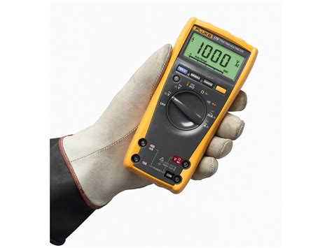 Fluke 179/EDA2 True RMS Digital Multimeter and Deluxe Accessory Combo ...