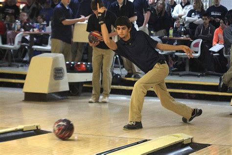 Bowling team fails to qualify for state at regionals – Mill Valley News