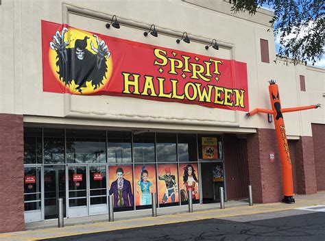 Spirit Halloween Shop 2016, Former Sports Authority, Farmi… | Flickr