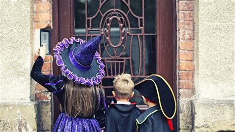 How To Make Your Ring Doorbell Play Creepy Sound Effects For Halloween