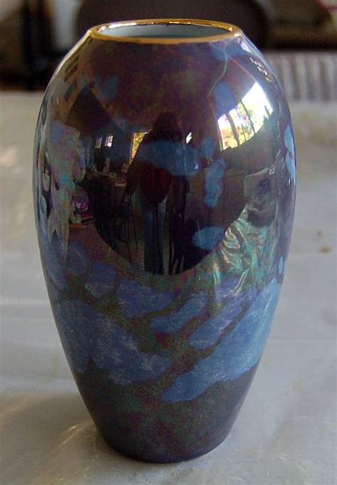 Betty Gerstner's China Painting Information on the Web - Luster Silhouette Vase