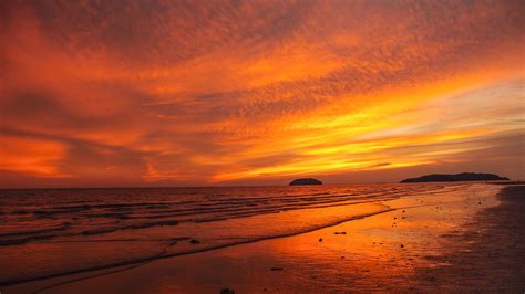 Sunset at first beach, Kota Kinabalu, Sabah district, Eastern Malaysia Foto & Bild ...