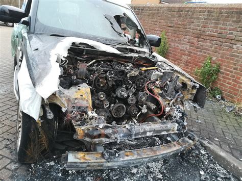 Range Rover Engine Blown Up/Fire : r/CatastrophicFailure