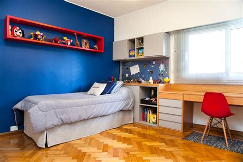 Habitación de un niño. Combinación de rojo… | Decoración de habitación ...