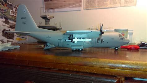 AC-130H Spectre -- Plastic Model Airplane Kit -- 1/72 Scale -- #551310 ...