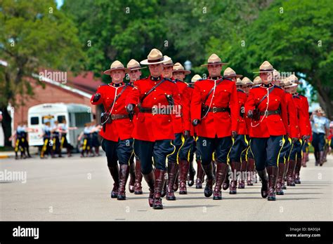 Rcmp officer uniform hi-res stock photography and images - Alamy