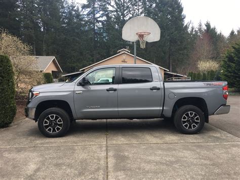 Toyota Tundra Leveled On 35s