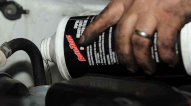 DOT 3 vs DOT 4 Brake Fluid (Differences and Boiling Point Comparison)