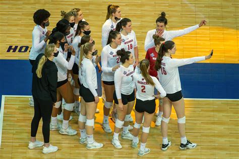 Wisconsin Badgers lose to Texas in NCAA women's volleyball Final Four