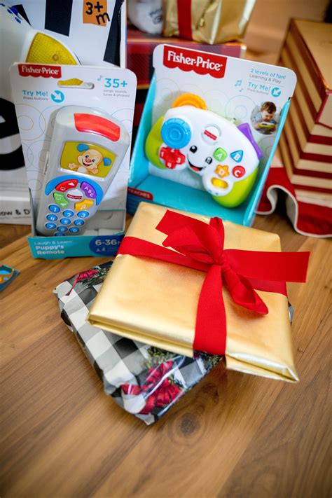 Perfect Infant and Toddler Holiday Gifts | LivingLesh