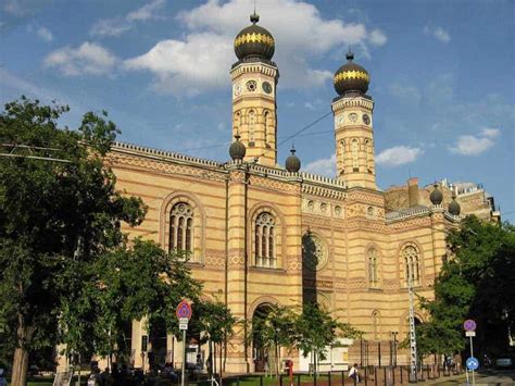 The Great Synagogue in Budapest – A Walk Through Jewish History