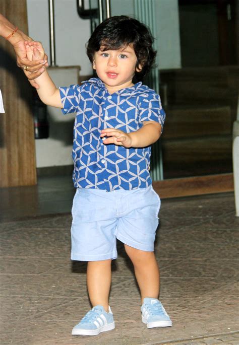 Photo Gallery: Taimur Ali Khan slays in an Indigo shirt | News | Zee News