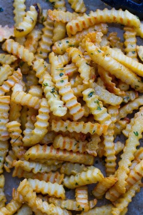 Easy Garlic Fries Recipe (Video) - Lauren's Latest