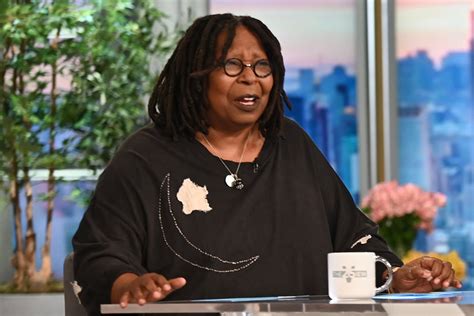 'The View': Whoopi Goldberg Reappears as Moderator After 2-Week Suspension